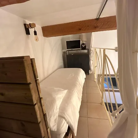 Apartment Un Cocon Au Coeur De La Vieille Hyeres