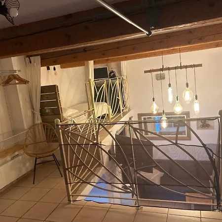 Un Cocon Au Coeur De La Vieille Hyeres
